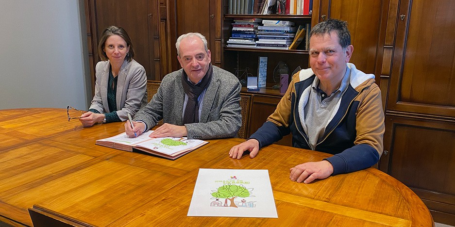 Signature de la charte de l'arbre