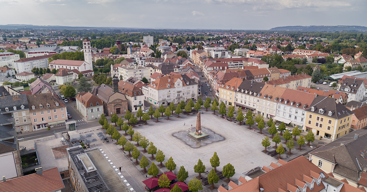 Vue aérienne de Huningue : centre historique et place Abbatucci