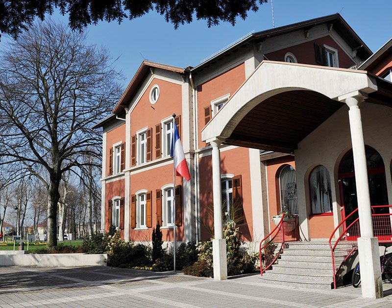 L'Hôtel de Ville, bâtiment principal de la mairie de Huningue