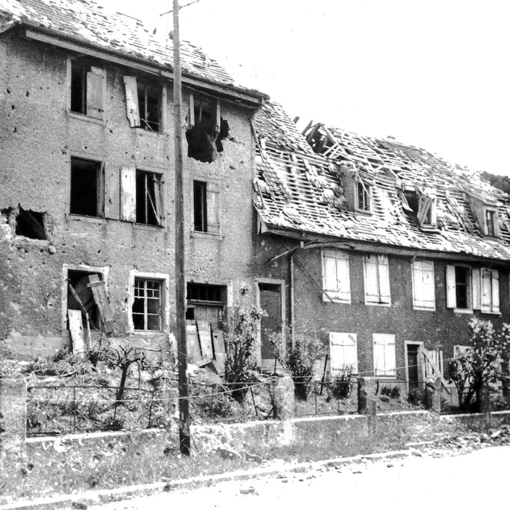 Huningue est anéantie en 1945 après la Libération