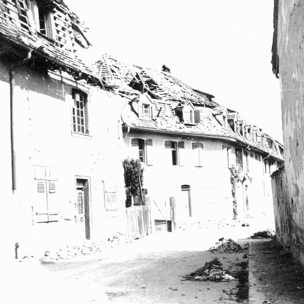 Huningue est anéantie en 1945 après la Libération
