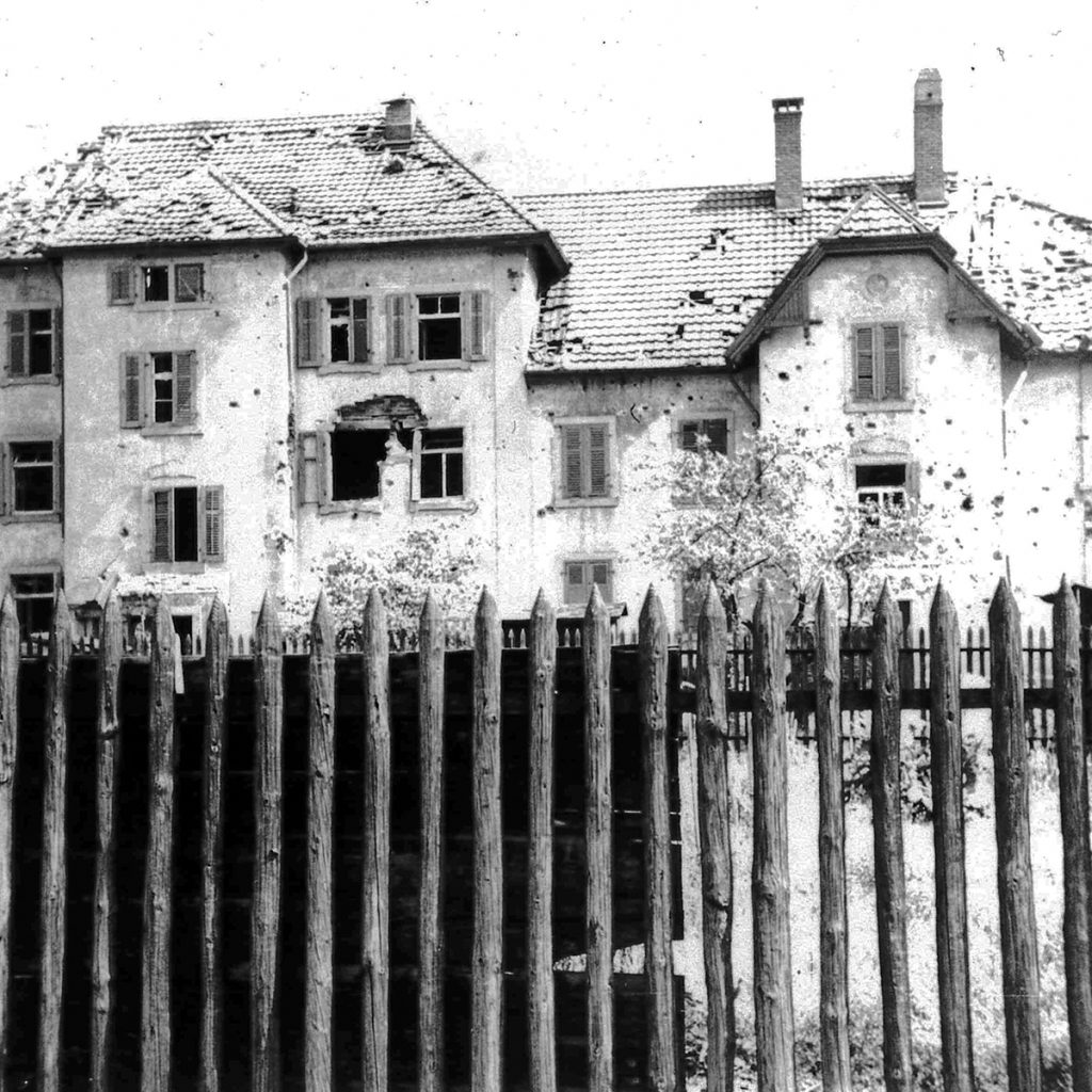 Huningue est anéantie en 1945 après la Libération