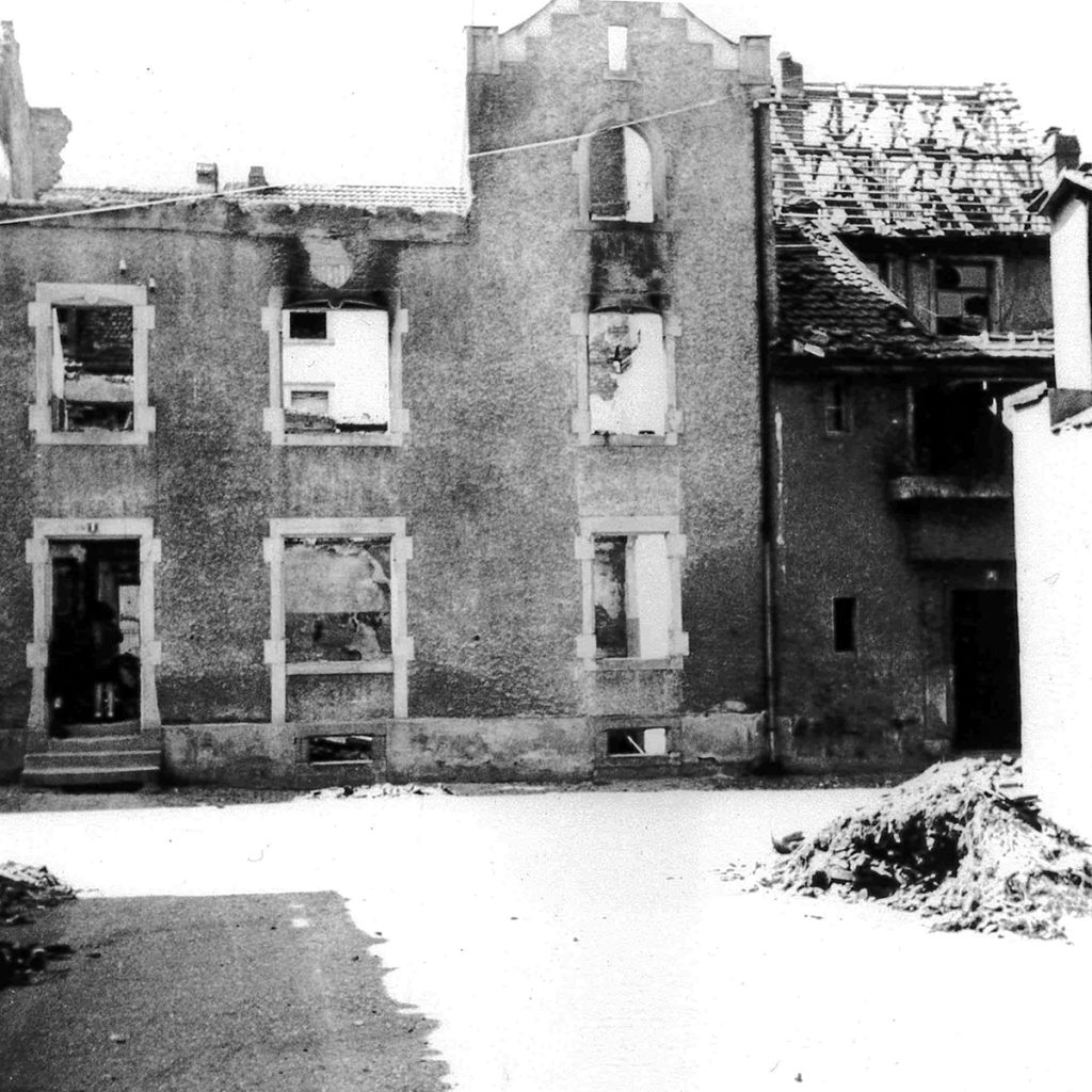 Huningue est anéantie en 1945 après la Libération