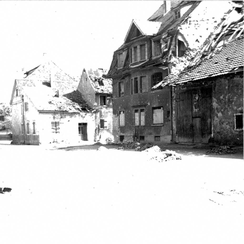 Huningue est anéantie en 1945 après la Libération